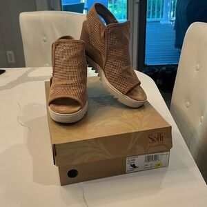 Sofft - sandal wedge - size 9